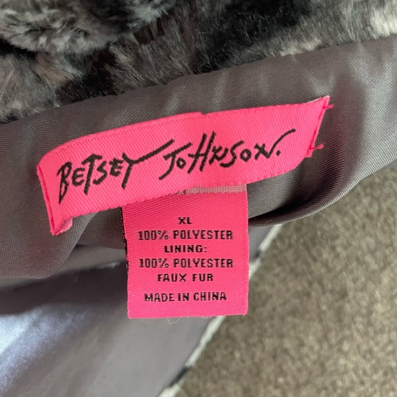 Betsey Johnson Fuzzy Silver Leopard Print Faux Fur Shrug Vest Size XL - Picture 5 of 5